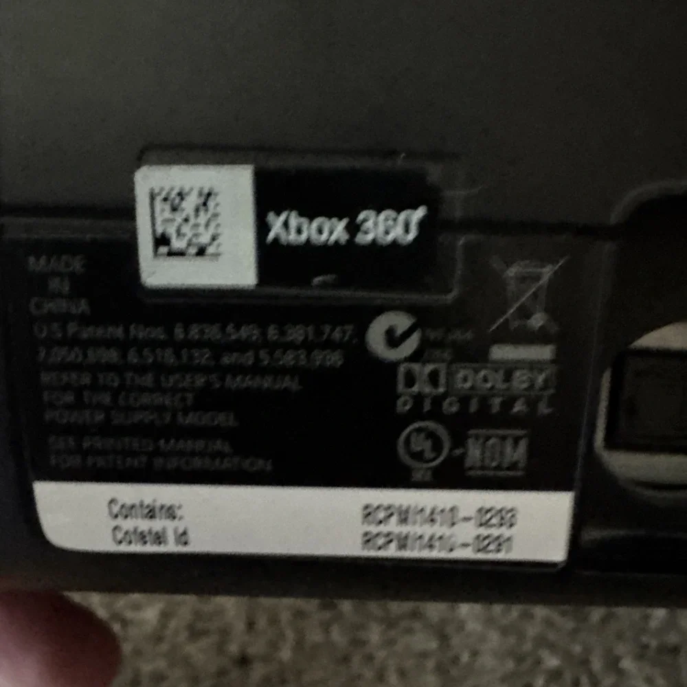 Microsoft Xbox 360 Slim 4GB Console Black (1439) Lot 5 Games Controller Cables